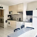 A 100m De La Apartman