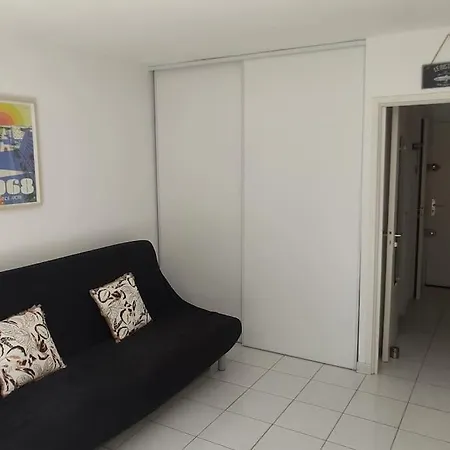 A 100m De La La Grande-Motte