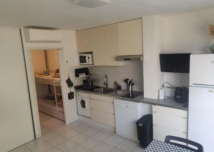 A 100m De La Apartman