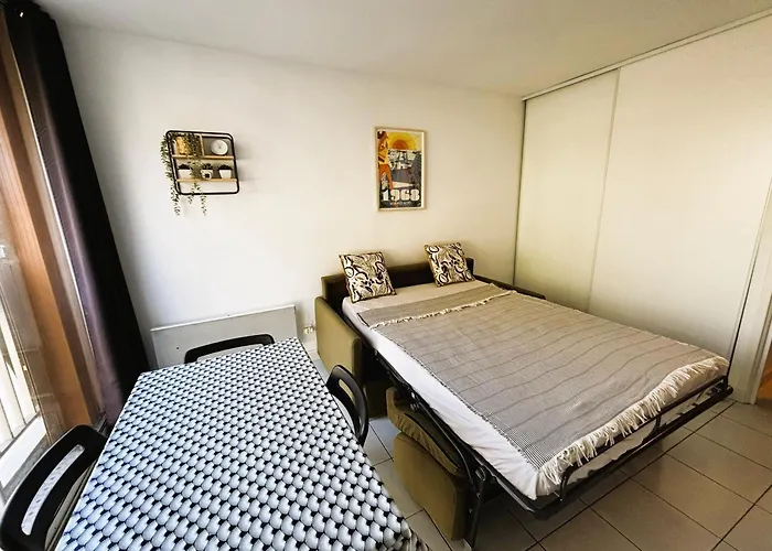 A 100m De La * La Grande-Motte